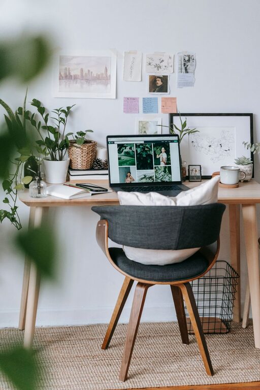 Simple Ways to Personalize Your Workspace for Better Comfort and Focus
